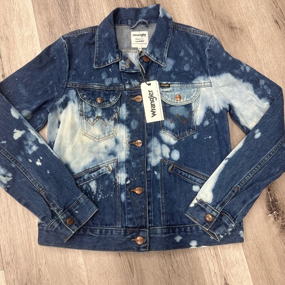 New with tags Wrangler denim jacket‎ size XS